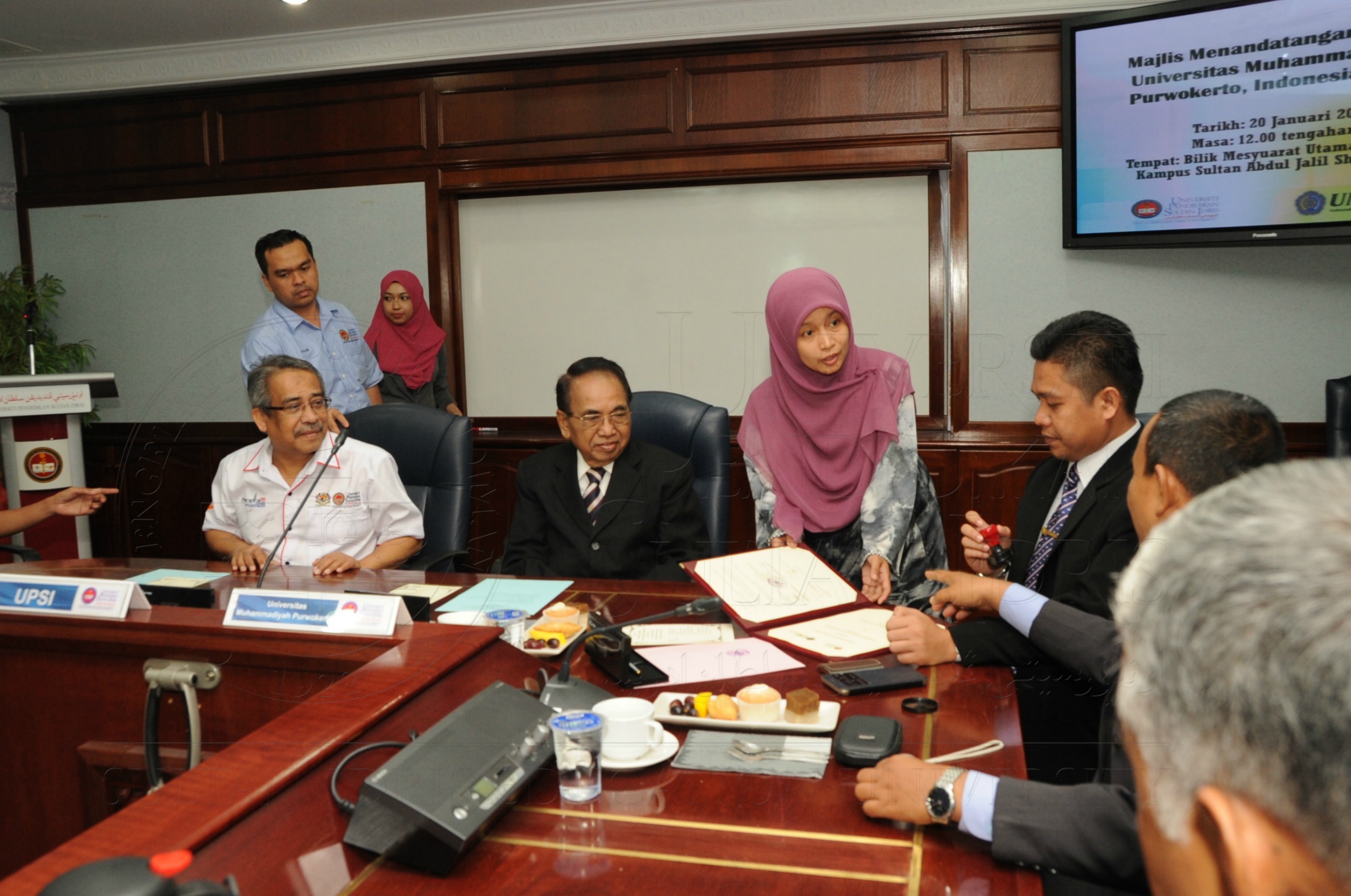 PRO16 6 Mou HAS 7889